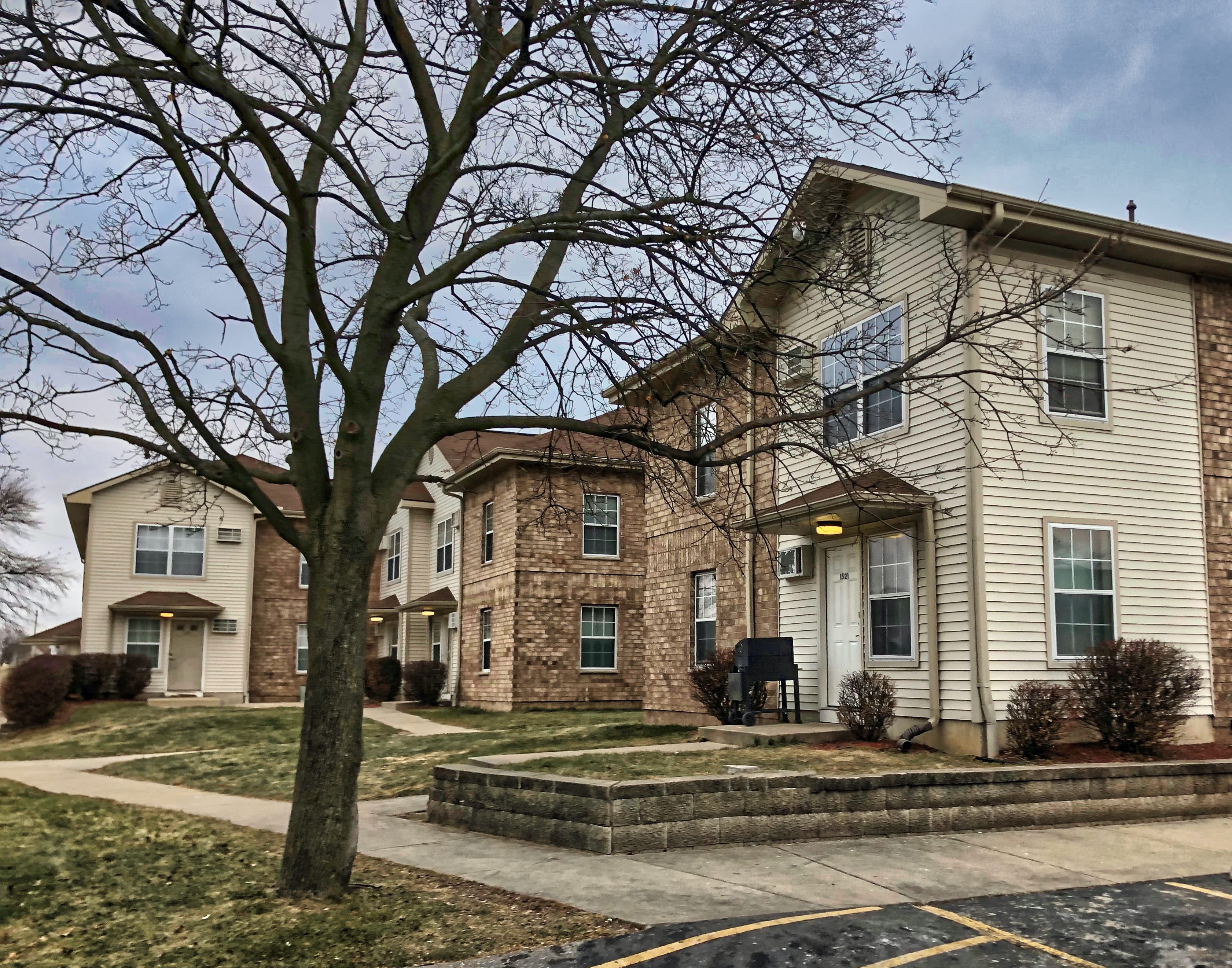 Lindsay Commons Apartments