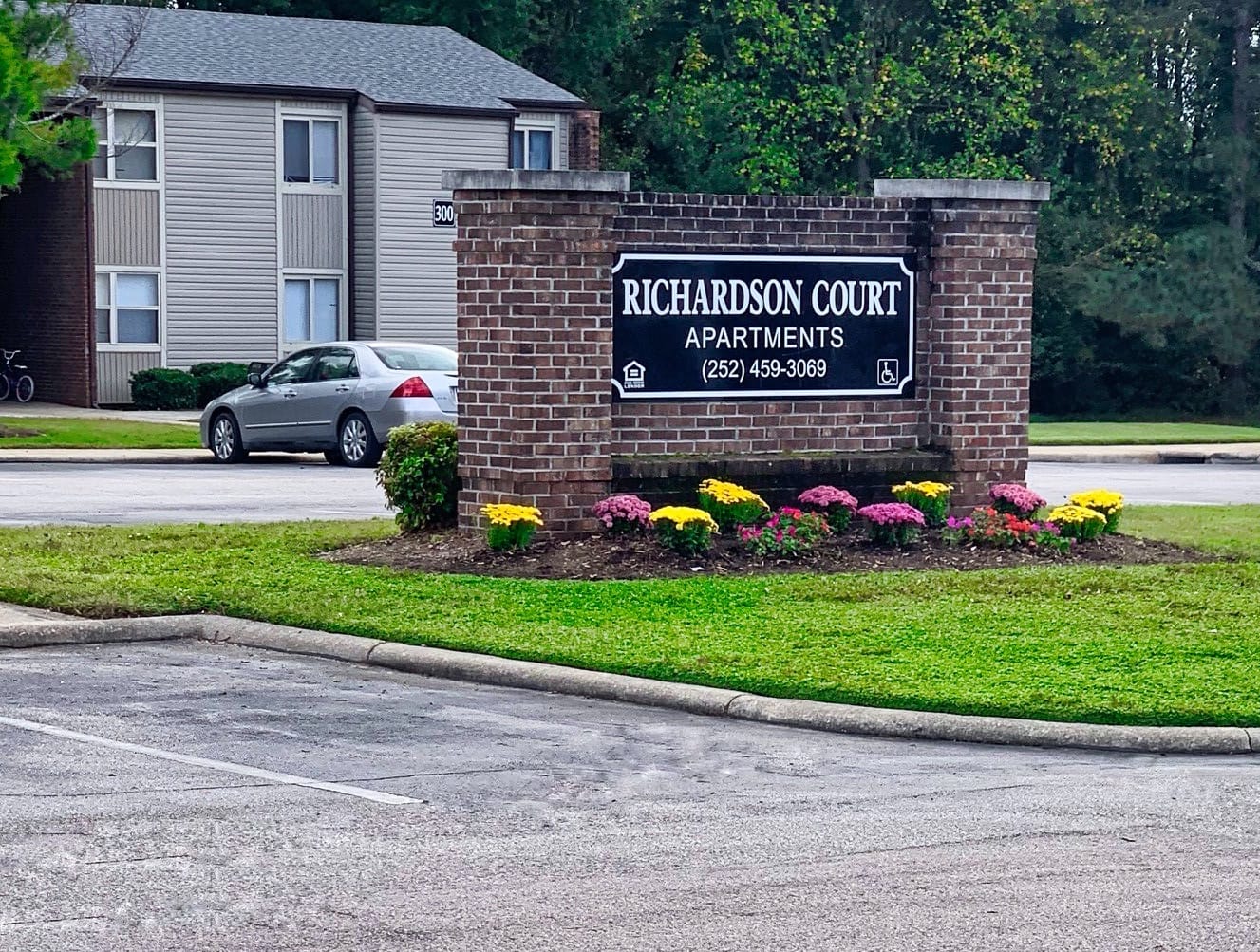 Richardson Court Apartments